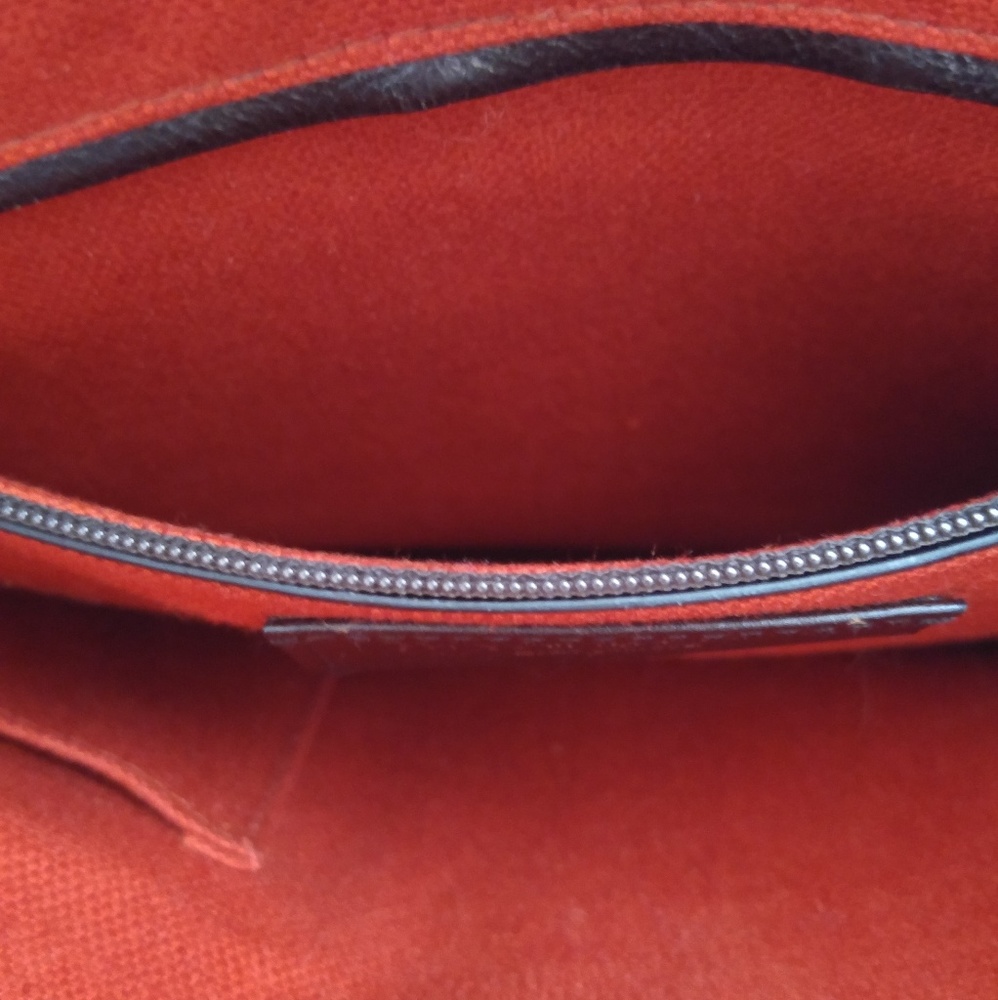 Yves Saint Laurent red canvas tusk shoulder bag. - Picture 7 of 8